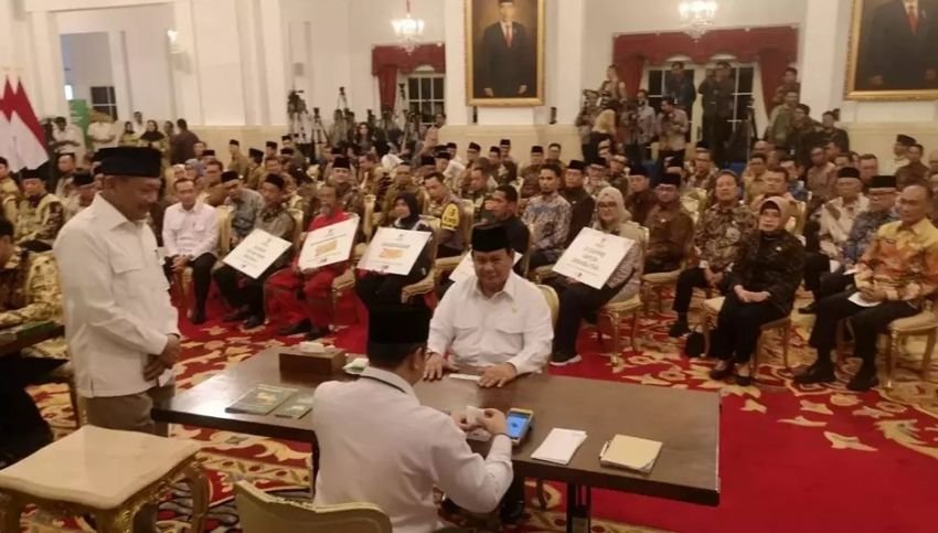 Prabowo Subianto dan Gibran Rakabuming Raka Bayar Zakat Fitrah melalui Baznas, Ajak Masyarakat Bergotong Royong