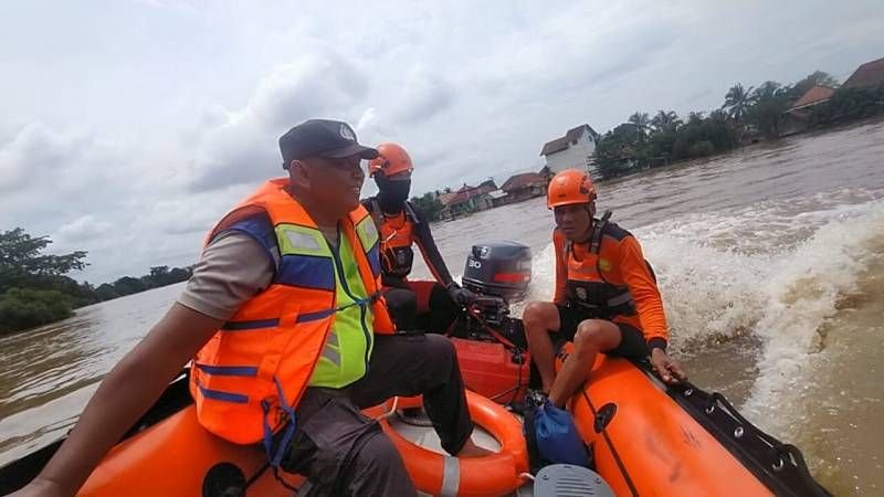 Tim SAR Palembang Lakukan Pencarian Tiga Korban Tenggelam di Sungai Rawas