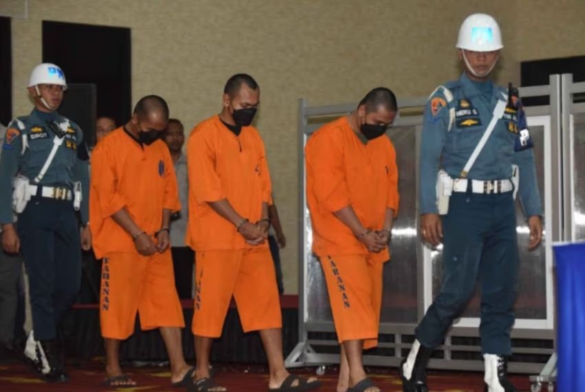 Tiga Terdakwa Pembunuhan Bos Rental Mobil Diadili: Tuntutan Dibacakan Hari Ini