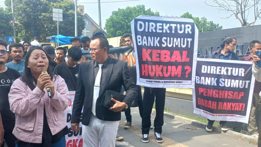 Aksi Massa APMS Desak Penangkapan Dirut Bank Sumut Terkait Kasus Tianas Situmorang