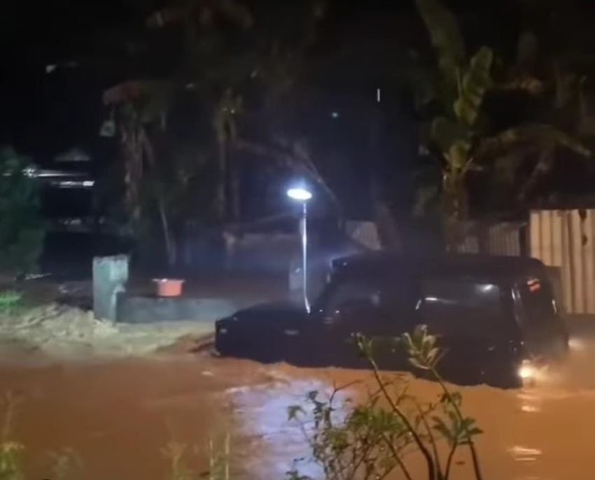 Banjir di Bantul, Gunungkidul, dan Kulon Progo Surut, Warga Mulai Bersihkan Sisa Lumpur