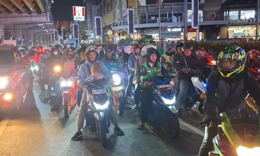 Arus Mudik H-2 Lebaran Lancar di Jalur Arteri Kalimalang, Bekasi, Pemudik Diharap Waspada