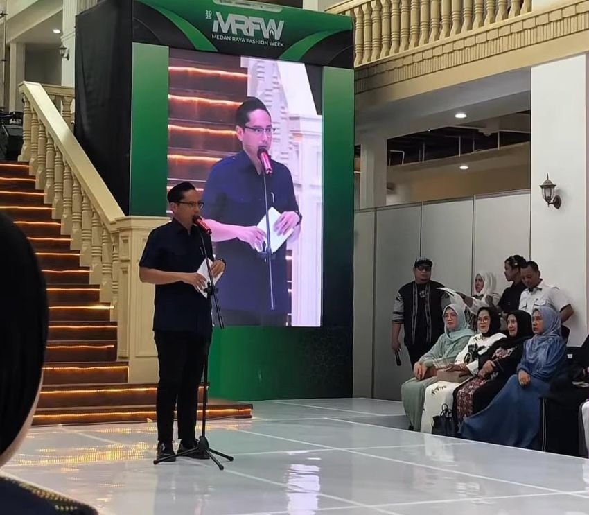 Wali Kota Medan Dorong Perancang Busana Melestarikan Budaya di Medan Raya Fashion Week 2025