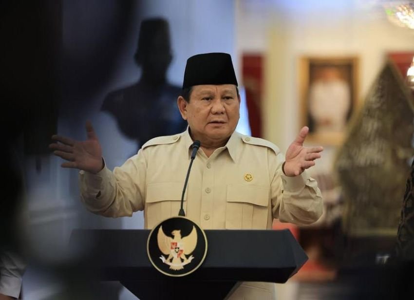 Prabowo Soal Revisi UU TNI: &ldquo;Terima Kasih&rdquo; dan Melambaikan Tangan