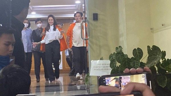 Polda Metro Jaya Tahan Nikita Mirzani dan Asistennya Terkait Kasus Pemerasan Rp 4 M