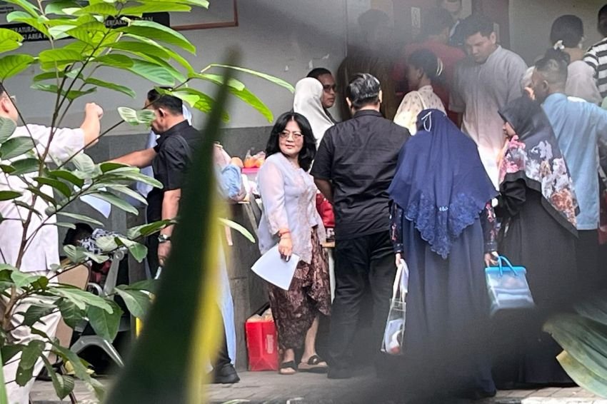 Istri Sekjen PDI-P Hasto Kristiyanto Kunjungi Rutan KPK