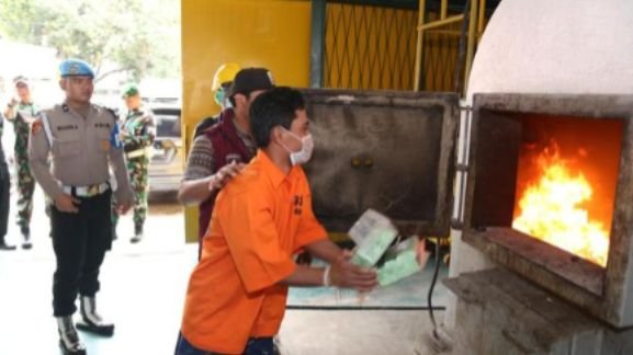 Perang Lawan Narkoba! Polri Musnahkan 120 Kilo Sabu