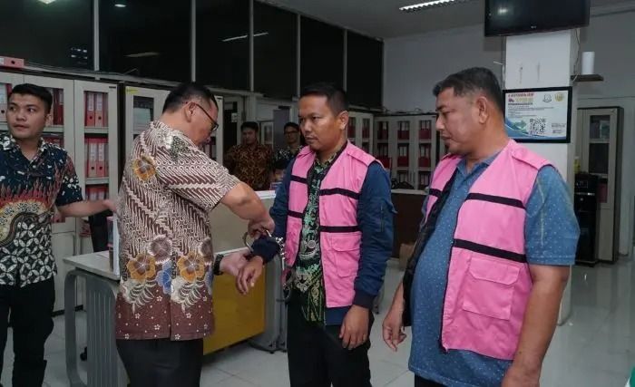Kejati Sumut Tangkap Dua Tersangka Korupsi Dana BOS di Batu Bara
