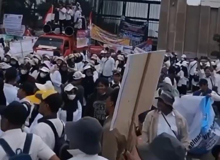 Aksi Penolakan Penundaan Pengangkatan CASN dan PPPK, Ribuan Massa Unjuk Rasa Hari Ini