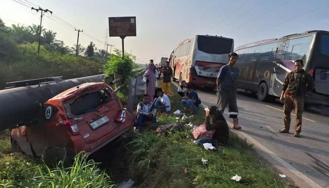 Kecelakaan Bus Bintang Utara Tabrak Mobil Calya di Rokan Hilir, Tak Ada Korban Jiwa