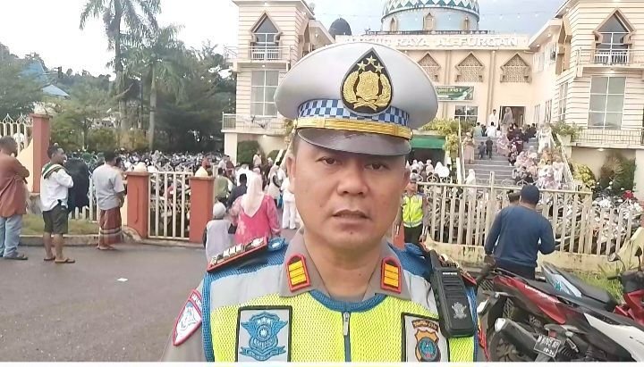 Polres Nias Laksanakan Pengamanan Sholat Idul Fitri 1446 Hijriah di Masjid Al Furqan Gunungsitoli