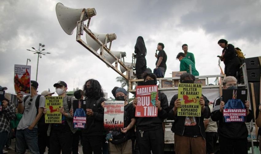 Usman Hamid Bergabung dengan Mahasiswa, Kritik Revisi UU TNI yang Beri TNI Jabatan Sipil