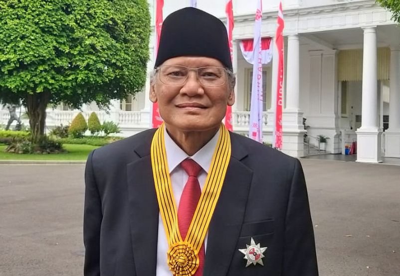 Mengerem Ambisi-Ambisi Hegemonik