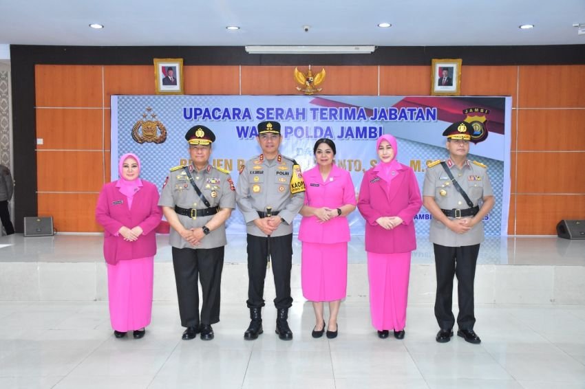 Kapolda Jambi Pimpin Serah Terima Jabatan Wakapolda Jambi: Tekankan Integritas dan Profesionalisme