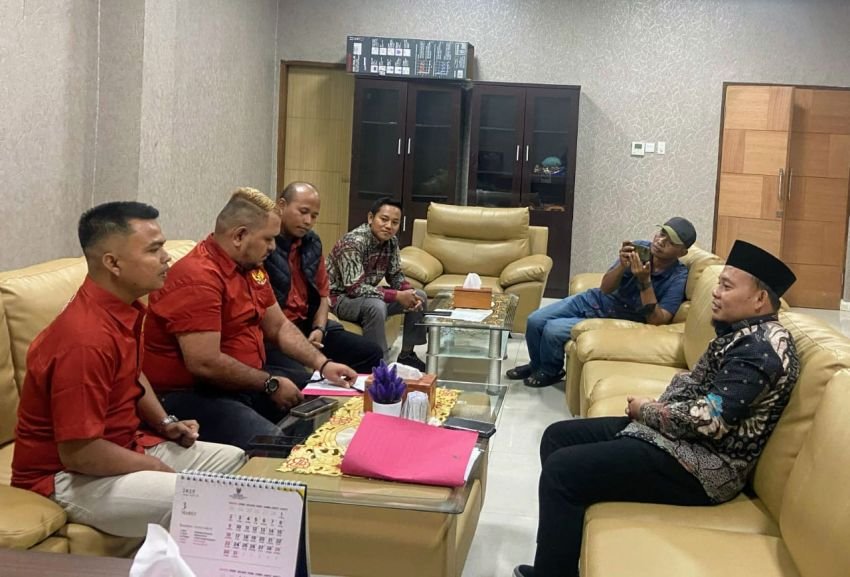 Sambangi DPRD Binjai, ARUN Binjai Pertanyakan Status Ketua DPRD