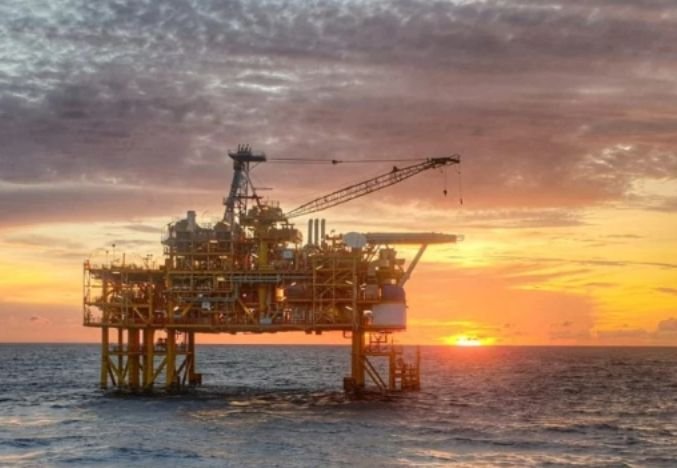 Harga Minyak Anjlok 1% Terkait Ketidakpastian Perdagangan dan Ekspor Irak