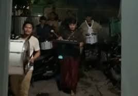 Remaja Masjid Nurussalam Bangunkan Sahur dengan Irama Drum Band yang Meriah"