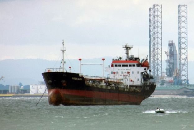 Terungkap! Kapal MT Sukses Global Diduga "Kencing" di Sungai Kapuas