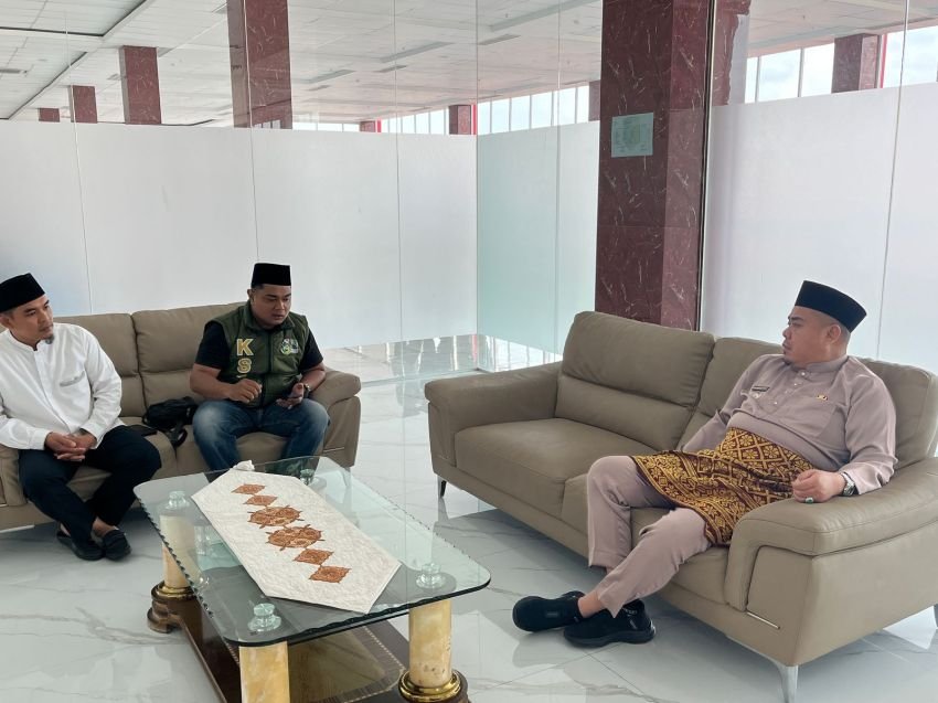 KSJ Bersilaturahmi dengan Wakil Bupati Batu Bara, Bahas Bedah Rumah Warga Dhuafa Yang Hidup Sebatang Kara dan Kasus Dugaan Pencabulan Terhadap Anak