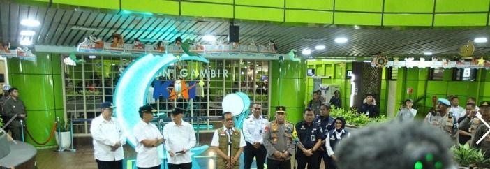 Menko PMK Pratikno dan Pejabat Terkait Tinjau Arus Mudik di Stasiun Gambir, Pastikan Keamanan dan Pelayanan Maksimal