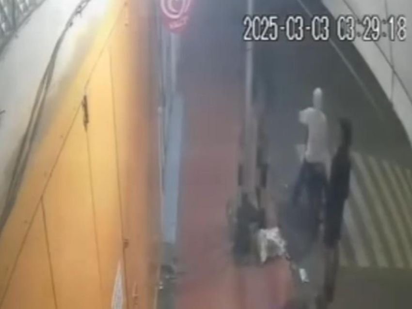 Gila! Lampu Merah Binjai pun Dicuri di Tengah Malam