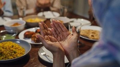 Jadwal Buka Puasa dan Salat Isya di Medan dan Sekitarnya untuk Hari ke-17 Ramadan, 17 Maret 2025