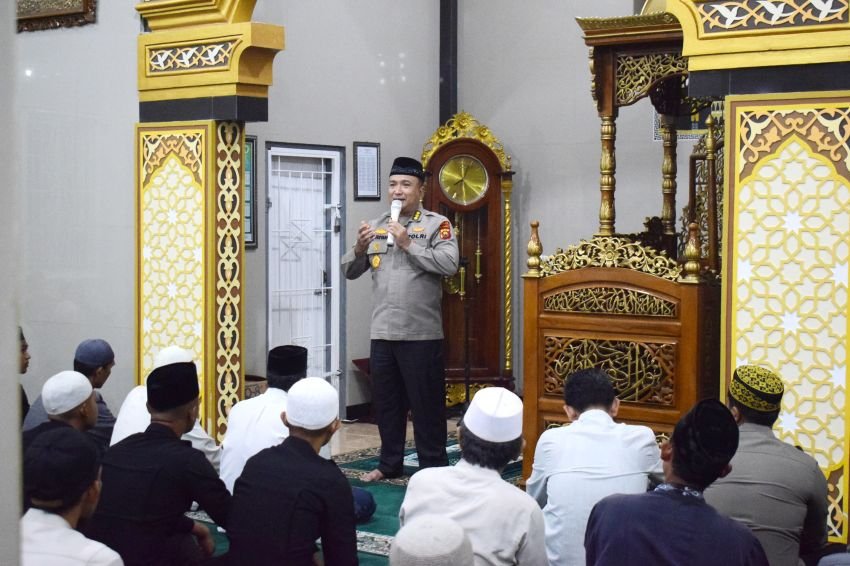 Polda Jambi Gelar Tarawih Keliling di Masjid Nurul Hidayah, Sambut Bulan Suci dengan Semangat Kebersamaan