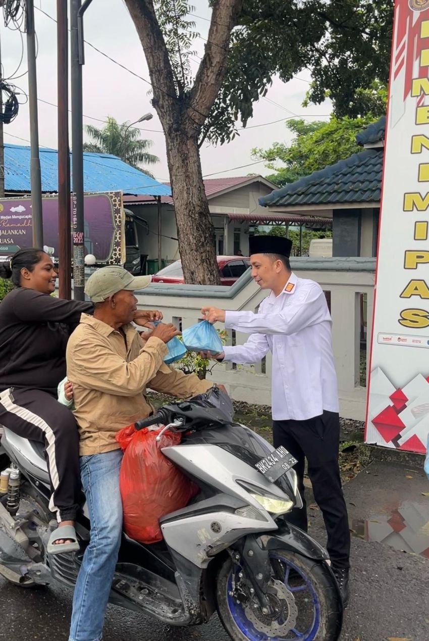 Rutan Kelas I Medan Bagikan 300 Paket Takjil Untuk Masyarakat, Berbagi Kebaikan di Bulan Ramadhan