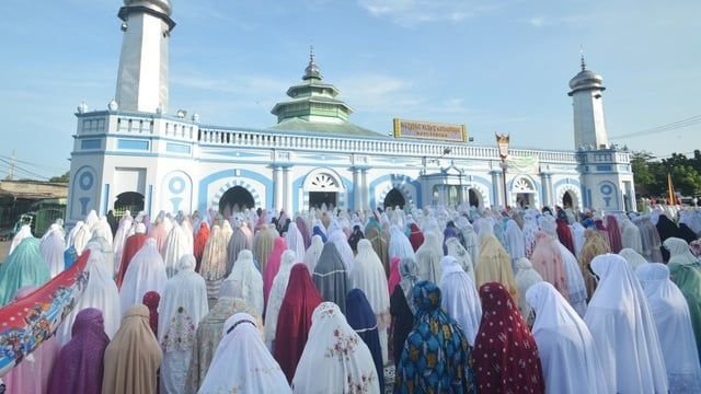 Waktu Terbaik Pelaksanaan Sholat Idul Fitri dan Sunnah Mengundurkannya