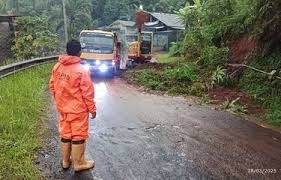 Arus Mudik Lebaran 2025 Terganggu Banjir dan Longsor di Yogyakarta dan Jawa Tengah