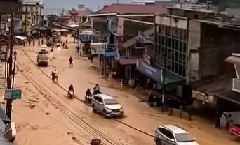 Update Kondisi Banjir Bandang Parapat: 50 Rumah Terdampak, RSUD dan Layanan Umum Terganggu