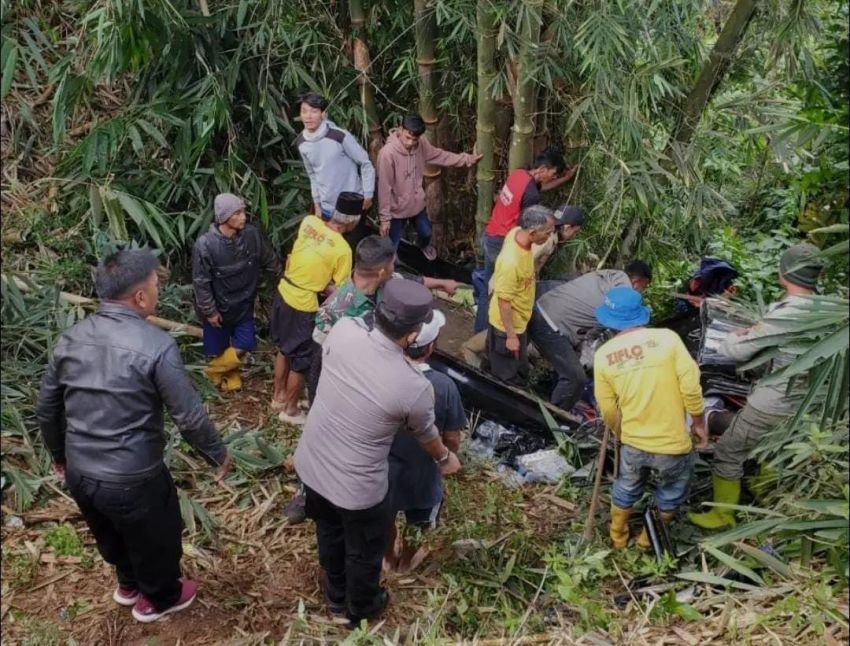Mobil Avanza Terjun ke Jurang Sedalam 70 Meter di Jalur Sidikalang-Subulussalam, Pencarian Masih Dilakukan
