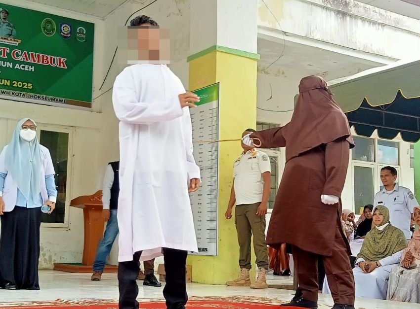 Sepuluh Warga Lhokseumawe Dicambuk karena Kasus Judi dan Zina, Eksekusi Digelar di Pesantren