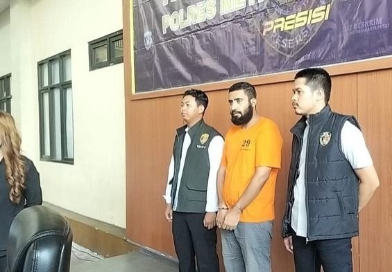 Pengacara S Ditangkap di Jakpus Usai Kecelakaan, Ditemukan Senpi Ilegal dan Sabu dalam Penggeledahan