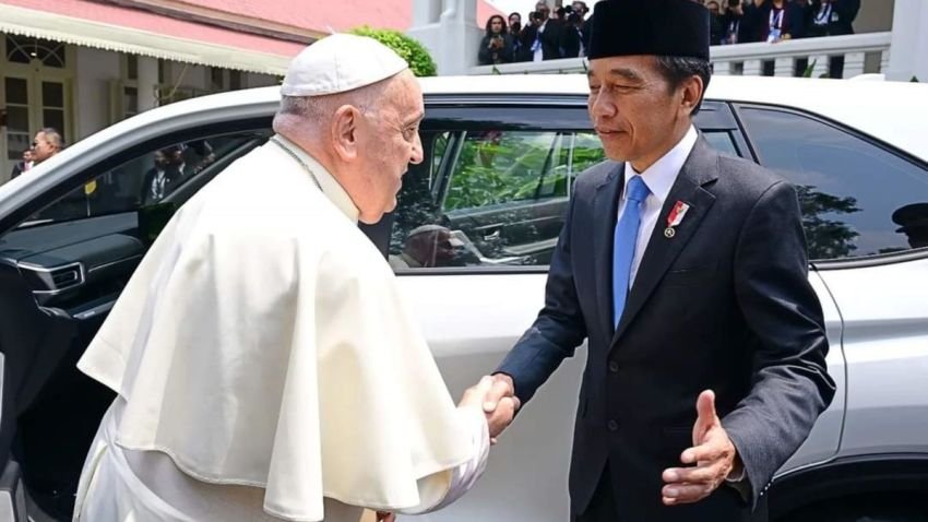Jokowi dan Utusan Khusus Presiden Prabowo Tiba di Roma untuk Hadiri Pemakaman Paus Fransiskus