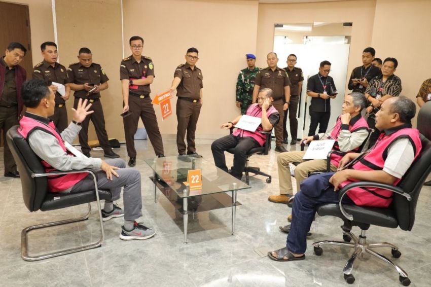 Kejagung Gelar Rekonstruksi Kasus Dugaan Suap Vonis Lepas Terdakwa Korporasi CPO