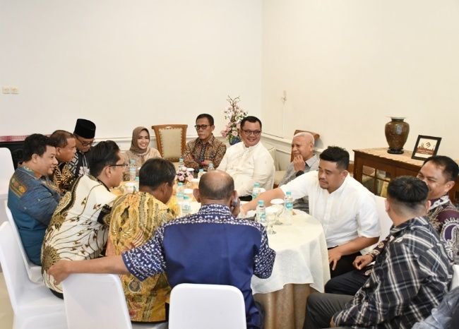 Bupati Samosir Rayakan Idul Fitri Bersama Gubsu dan Wagubsu