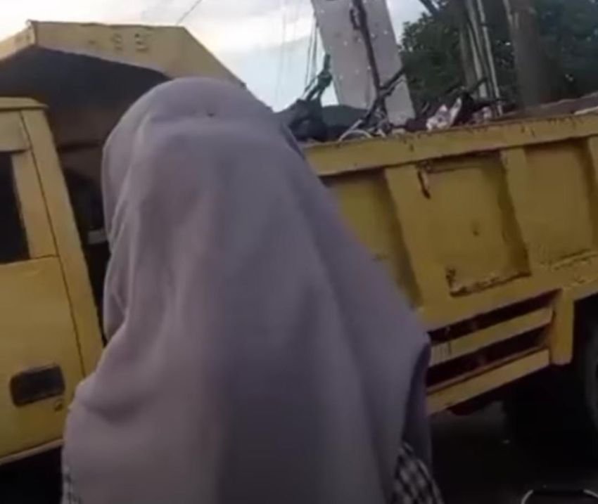 Viral! Polisi Angkut Belasan Motor Pakai Dump Truk Saat Gerebek Judi Sabung Ayam di Asahan