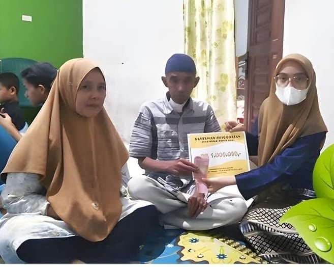 Pemerintah Desa Bogak Serahkan Santunan Pengobatan kepada Warga Dusun Cemara, Wujud Nyata Kepedulian Sosial