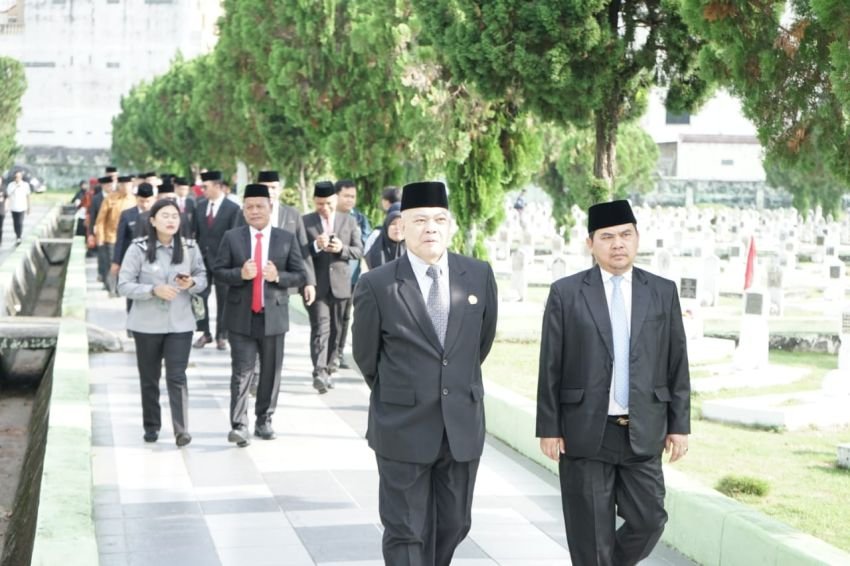 HUT Provinsi Sumut, Bobby Nasution Pimpin Ziarah ke Makam Pahlawan