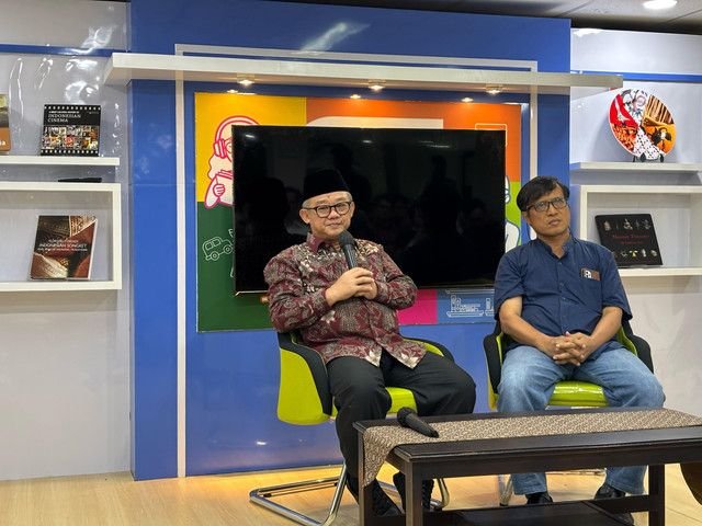 Pemerintah Siap Transfer Langsung Tunjangan Guru Honorer Mulai Mei 2025