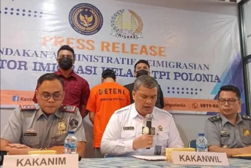 Langgar Izin Tinggal, WNA Asal China Dideportasi oleh Imigrasi Polonia