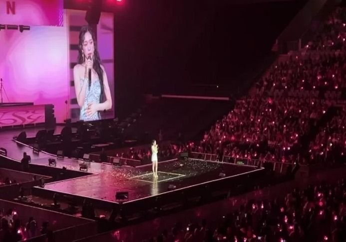 Rayakan 10 Tahun Jadi Solois, Taeyeon SNSD Suguhkan Konser Emosional "The Tense" di Jakarta
