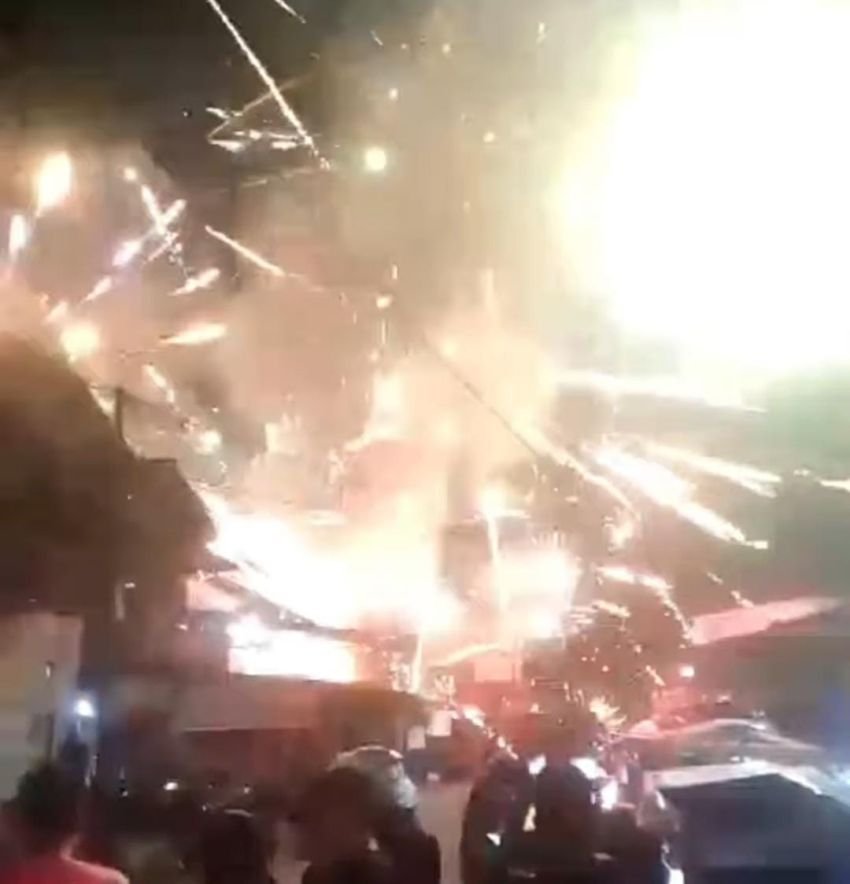 Ledakan Petasan Gegerkan Leuwiliang Saat Toko Mainan Terbakar