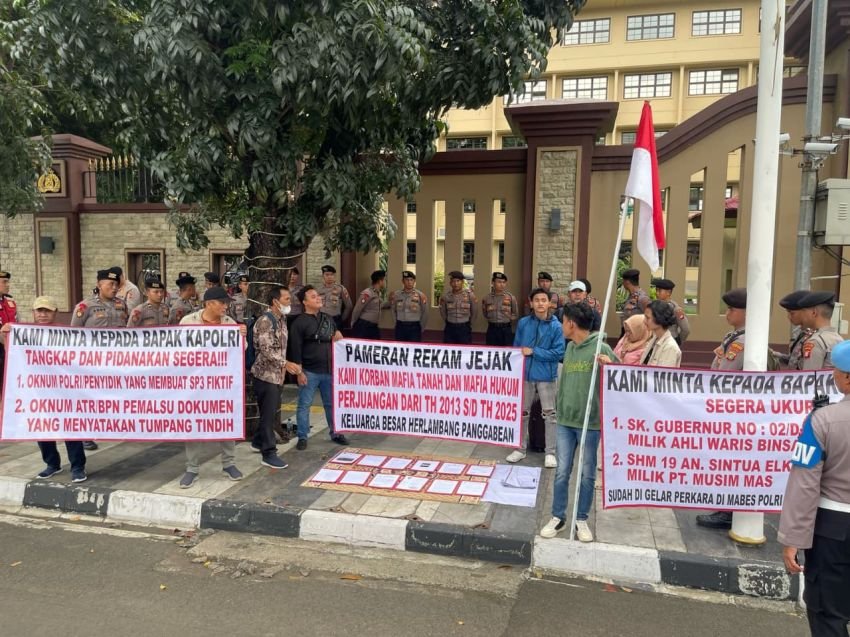 Keluarga Herlambang Gelar Aksi di Mabes Polri, Tuntut Klarifikasi atas SP3 Kasus Dugaan Penguasaan Tanah oleh PT Musim Mas