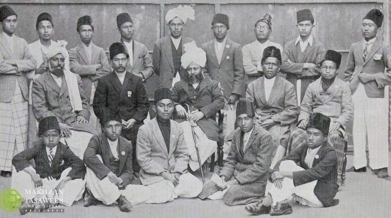 100 Tahun Ahmadiyah di Indonesia: Menyala di Tengah Stigma, Berkarya dalam Damai