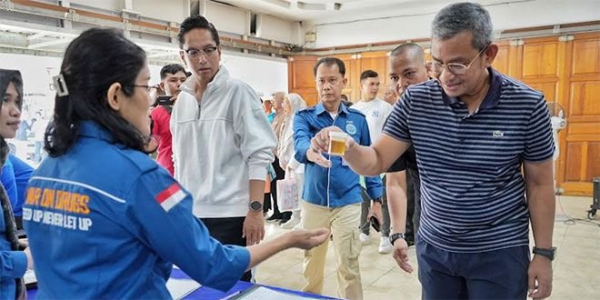 Cegah Narkoba di Lingkungan Pemko, Wali Kota Medan Rico Waas Pimpin Tes Urine untuk Camat dan Lurah