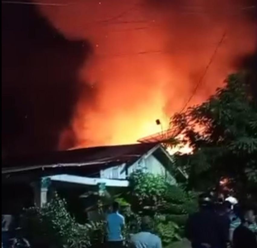 Kebakaran Hebat Landa Permukiman Warga di Belakang Lapas Klas II B Langsa