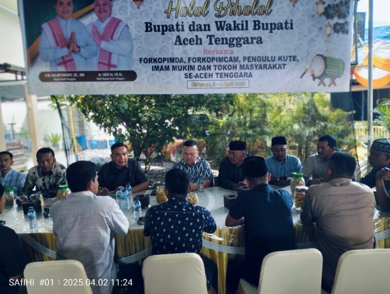 Halal Bihalal Idul Fitri di Kediaman Bupati Aceh Tenggara, Warga Dua Kecamatan Hadiri Acara Silaturahmi