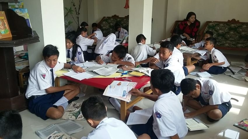 Ratusan Siswa SMP di Buleleng Belum Lancar Membaca, Dewan Pendidikan Beberkan Penyebabnya